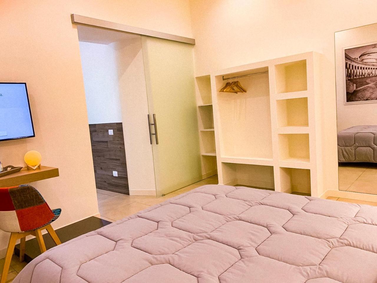 Napoli Squares Suites Bagian luar foto