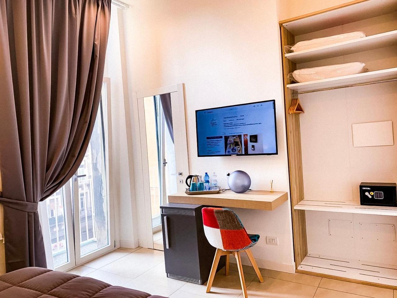 Napoli Squares Suites Bagian luar foto