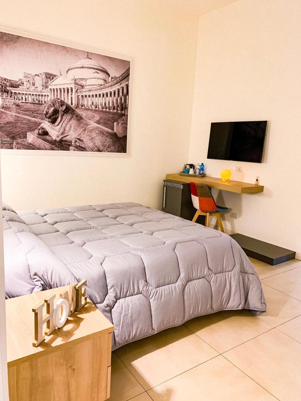 Napoli Squares Suites Bagian luar foto